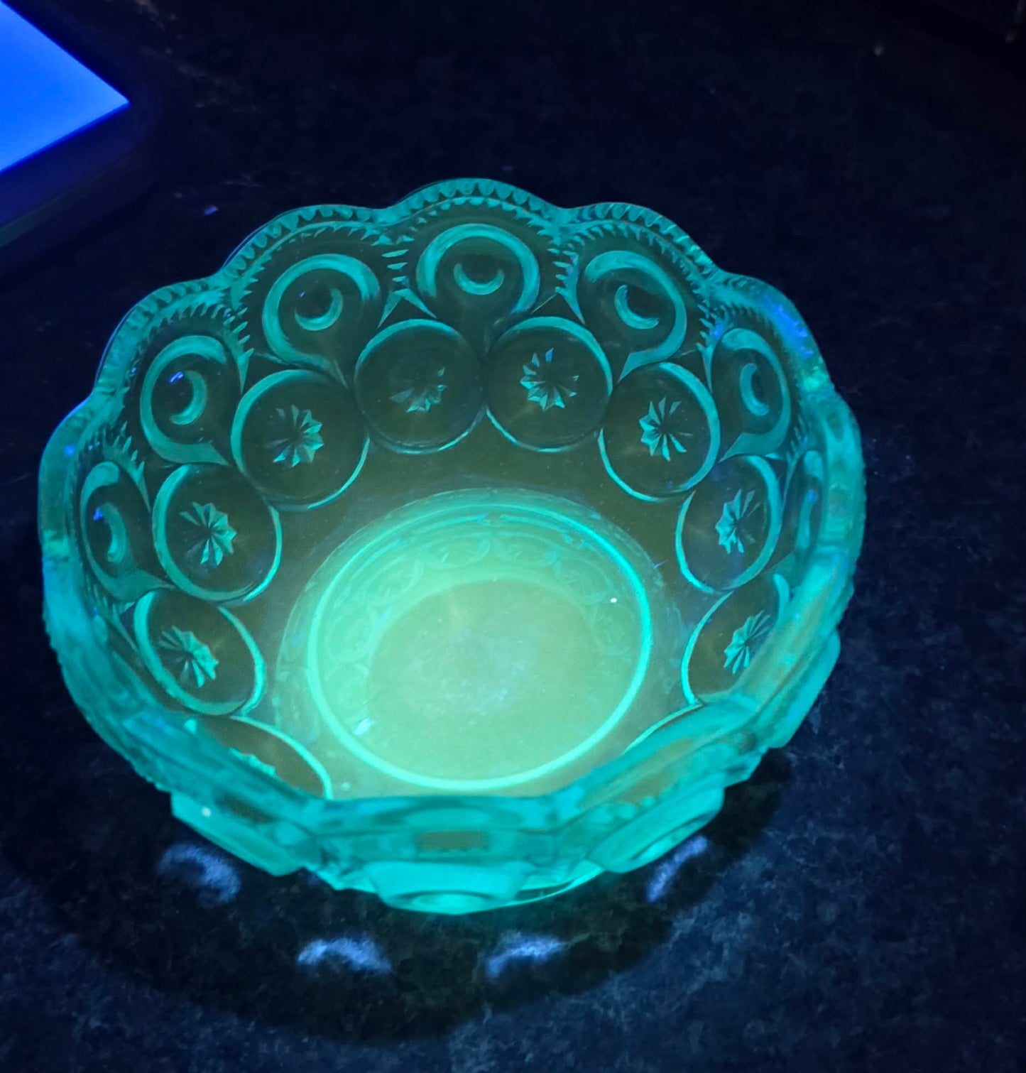 L.E Smith 4.5" wide candy dish