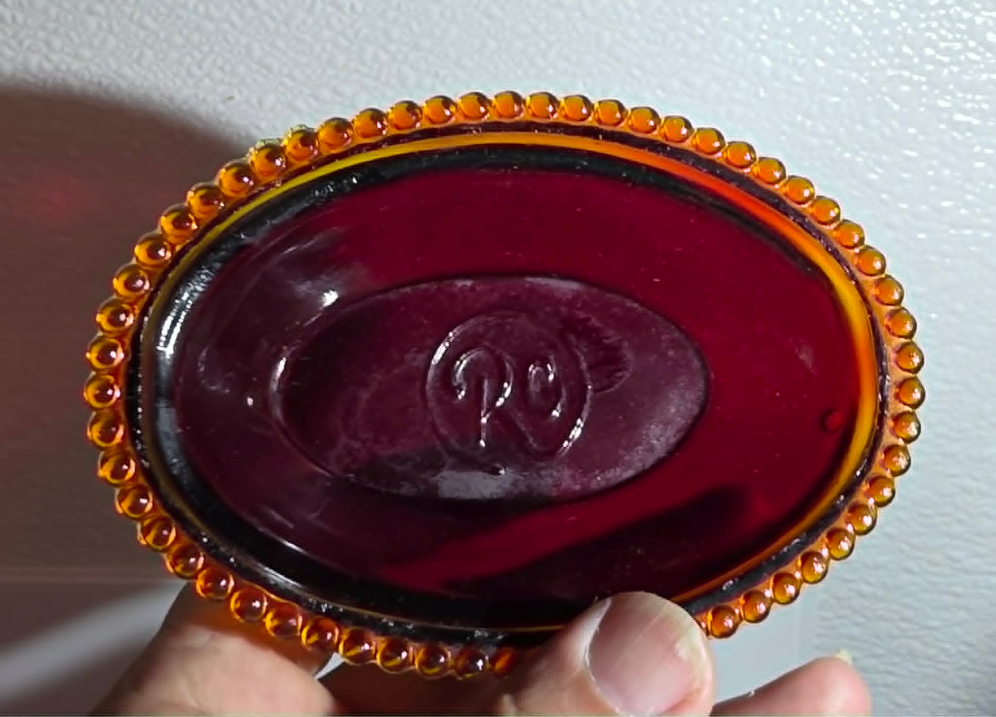 Red 4-Inch Hand-Sculpted Mold Hen on Nest Covered Dish ( Retail Only)